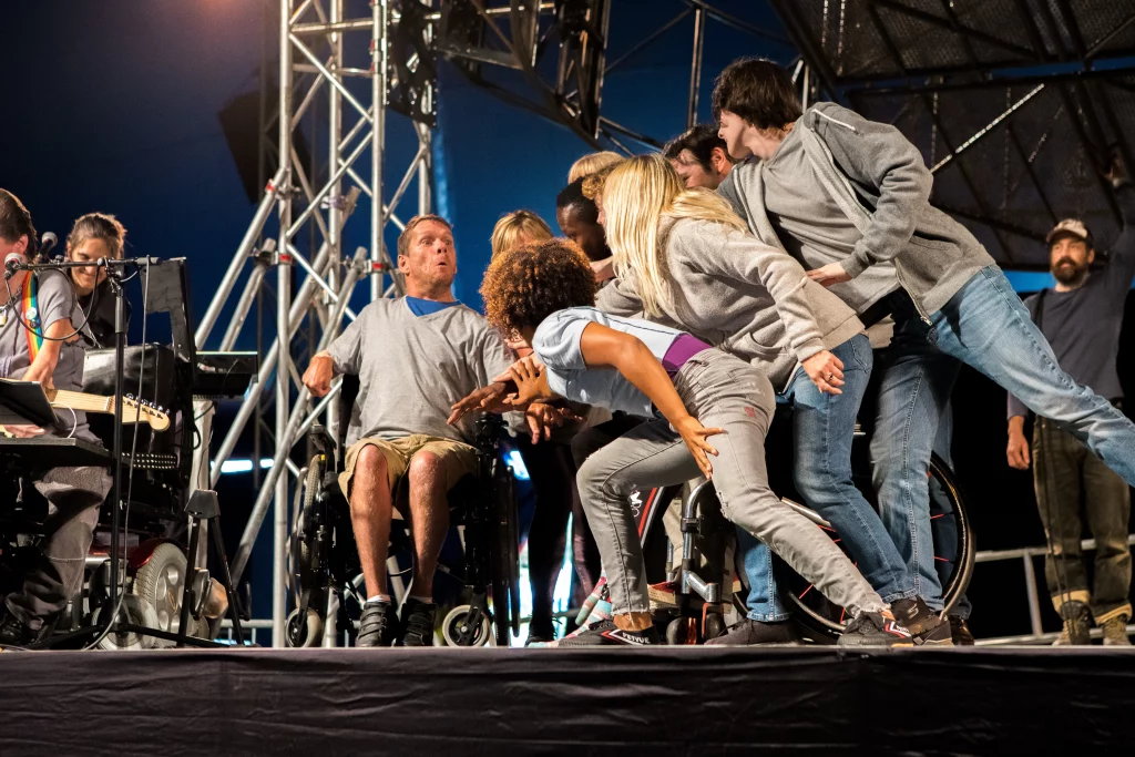 Jamie Beddard and the Community Cast during What Am I Worth, Glasgow 2018 - ©Charlotte Kinsella